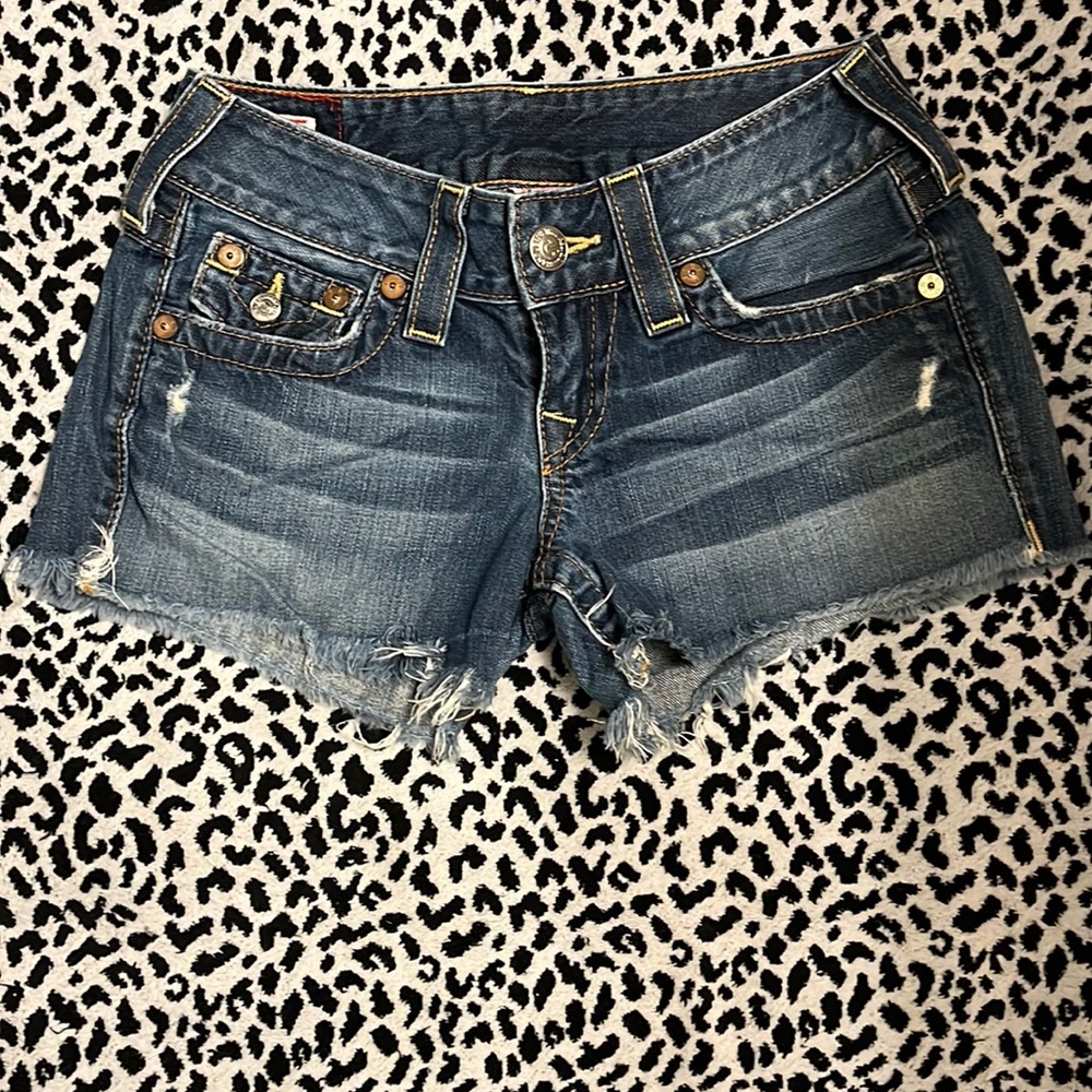 True Religion KEIRA distressed cutoff shorts